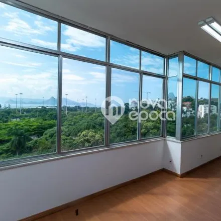 Buy this 3 bed apartment on Rua da Glória 156 in Glória, Rio de Janeiro - RJ
