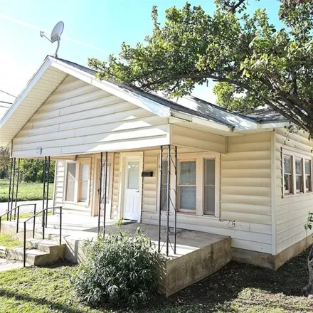 Buy this 2 bed house on 1092 2nd Street in Brownwood, TX 76801
