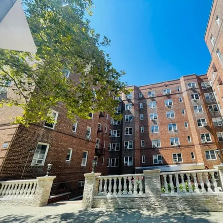 Buy this 1 bed condo on 63-60 102nd Street in New York, NY 11374