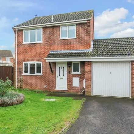 Buy this 3 bed house on Moorside Community Centre in Urquhart Road, Thatcham