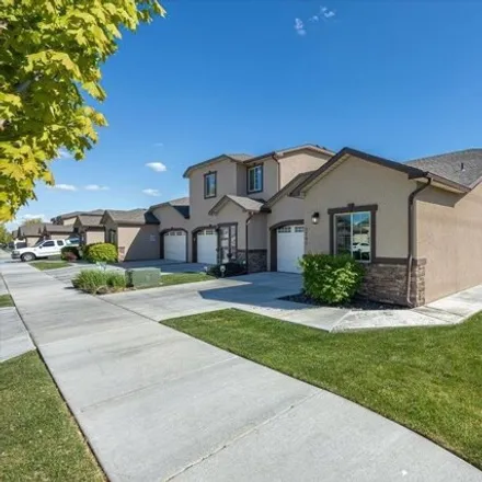 Image 2 - 2787 West 30th Place, Kennewick, WA 99337, USA - Townhouse for sale