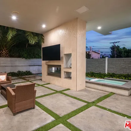 Image 4 - 852 North Vista Street, Los Angeles, CA 90046, USA - House for sale