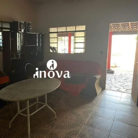Buy this 3 bed house on Rua Vinícius de Moraos in Setor Universitário, Uberaba - MG