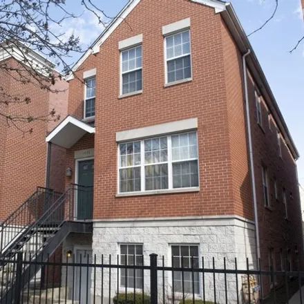 Rent this 2 bed condo on 1473 N Larrabee St Unit C in Chicago, Illinois