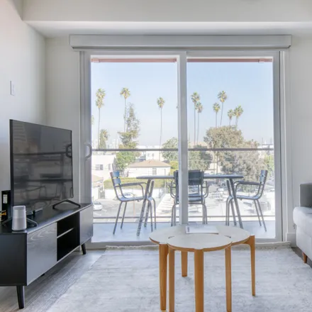 Image 1 - Javan, 11504, 11508, 11502, 11500 Santa Monica Boulevard, Los Angeles, CA 90025, USA - Apartment for rent