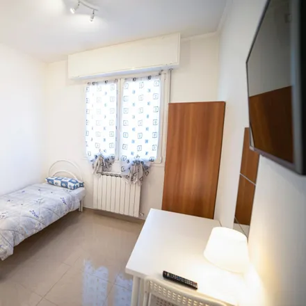 Rent this 4 bed room on Via Litta Modignani - Via Bovisasca in 1539_55209, 20161 Milan MI