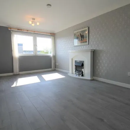 Rent this 3 bed apartment on Glenacre Road in Cumbernauld, G67 2NX