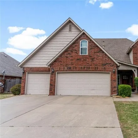 Image 3 - 1612 West Lincoln Place, Broken Arrow, OK 74012, USA - House for sale