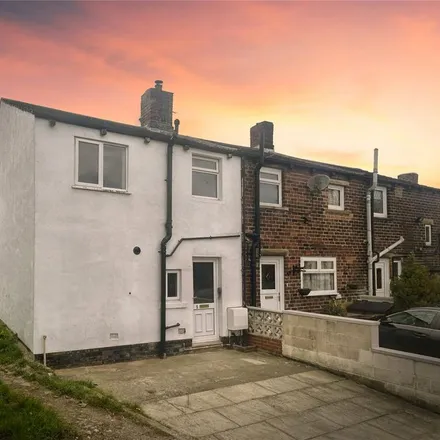Rent this 2 bed house on Penistone Road in Lascelles Hall, HD5 8RW