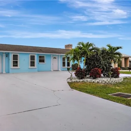Image 4 - 3687 Southeast 5th Court, Cape Coral, FL 33904, USA - House for sale
