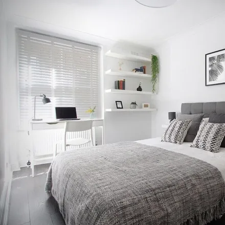 Rent this 2 bed apartment on London in W11 1EE, United Kingdom