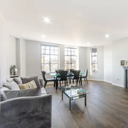 Rent this 3 bed apartment on Lanark Mansions in Lanark Road, London