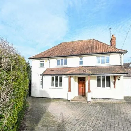 Image 2 - Rosebery Crescent, Woking, Surrey, Gu22 - House for sale