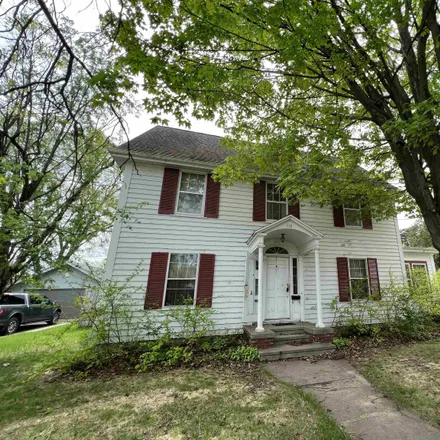 Buy this 4 bed house on 318 West Eagle Street in Shawano, WI 54166