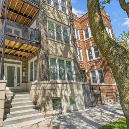 Image 2 - 2052 North Campbell Avenue, Chicago, IL 60647, USA - House for rent