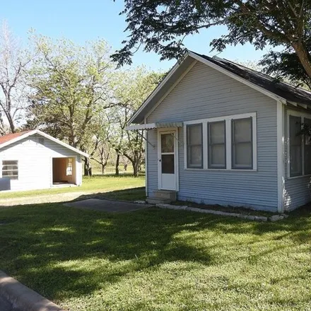 Buy this 2 bed house on 170 Lay Street in Hallettsville, TX 77964