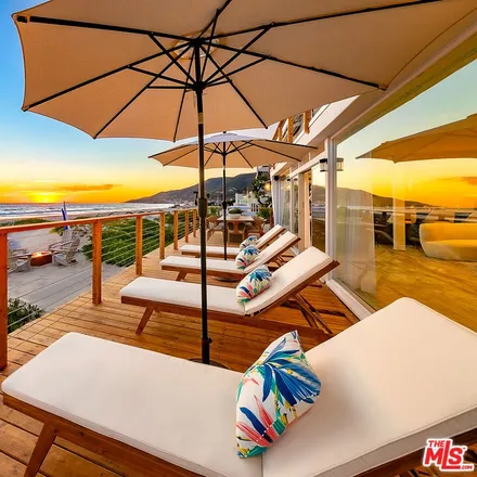 Rent this 5 bed loft on Pacific Coast Highway in Trancas, Malibu