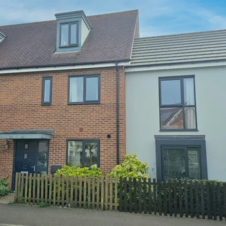 Buy this 3 bed townhouse on 32 Firefly Road in Cambourne, CB23 6FW
