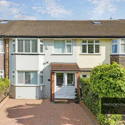 Buy this 3 bed townhouse on Lambourne Close in Chigwell Row, IG7 6EP