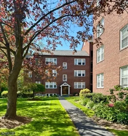 Rent this 1 bed condo on 121 Claremont Place in Cranford, NJ 07016