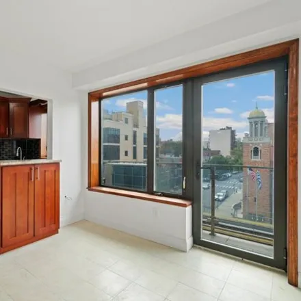 Image 3 - 30-63 31st St Unit 503, New York, 11102 - Condo for rent