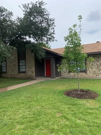 Rent this 3 bed house on 1860 Buckskin Trail in Temple, TX 76502