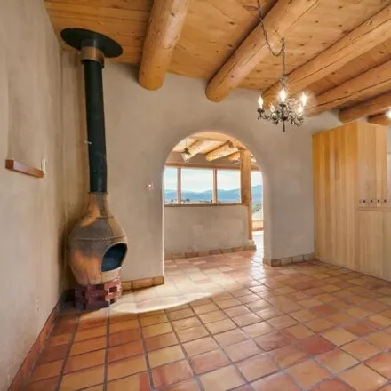 Image 9 - 98 Windsong, Taos County, NM 87529, USA - House for sale