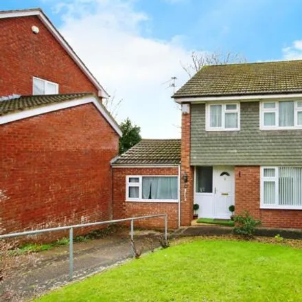 Buy this 3 bed duplex on South View Drive in Cardiff, CF3 3LY