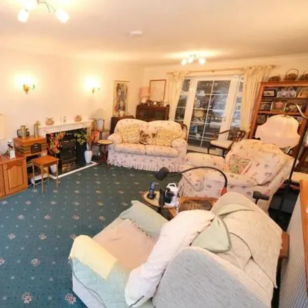 Image 2 - Sequoia Gardens, Perry Hall, London, BR6 0TZ, United Kingdom - House for sale