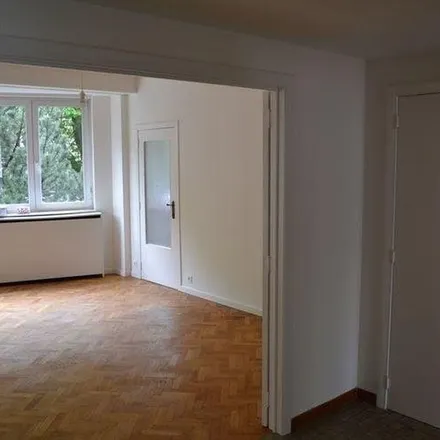 Rent this 3 bed apartment on Avenue d'Auderghem - Oudergemlaan 115 in 1040 Etterbeek, Belgium