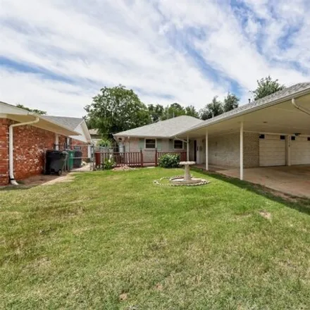 Image 4 - 5716 NW 33rd St, Oklahoma City, Oklahoma, 73122 - House for sale