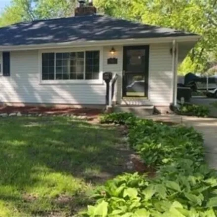 Buy this 3 bed house on 565 West Frontenac Place in Saint Paul, MN 55104