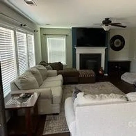 Image 3 - 6224 Woodland Commons Drive, Charlotte, NC 28269, USA - Loft for sale