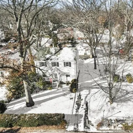 Image 3 - 110 Dunn Avenue, Turn of River, Stamford, CT 06905, USA - House for sale