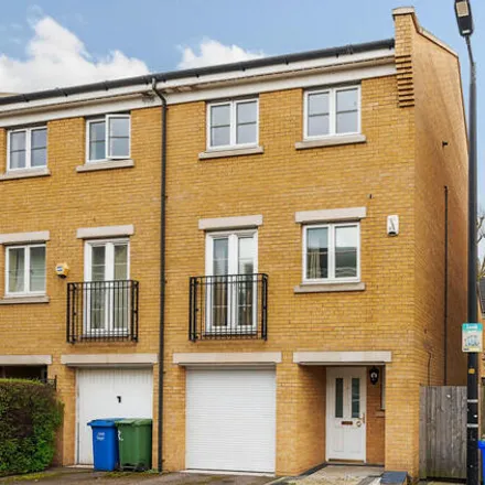 Buy this 3 bed townhouse on Lynbrook Grove in London, SE15 6HZ