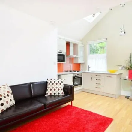 Image 2 - St. Pauls Avenue, Willesden Green, London, NW2 5SU, United Kingdom - Apartment for rent