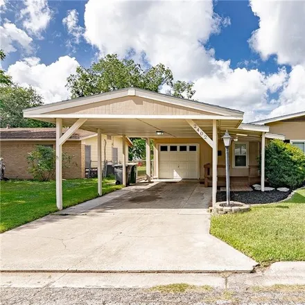 Buy this 3 bed house on 2402 East Mimosa Avenue in Victoria, TX 77901