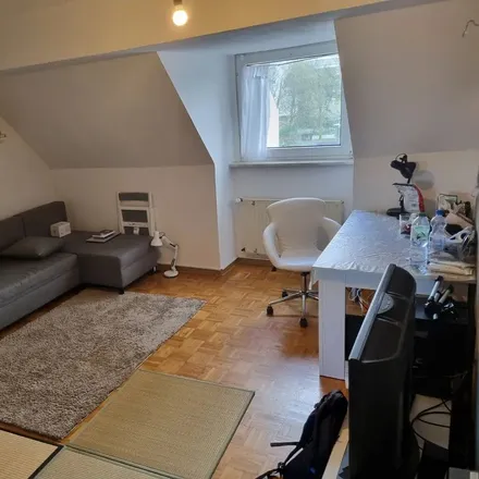 Rent this 2 bed apartment on Bonner Straße 92 in 40589 Dusseldorf, Germany