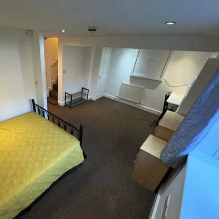 Rent this 3 bed room on Norman Grove in Leeds, LS5 3JH
