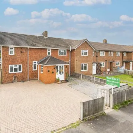 Buy this 3 bed house on Elm Crescent in East Malling, ME19 6RU