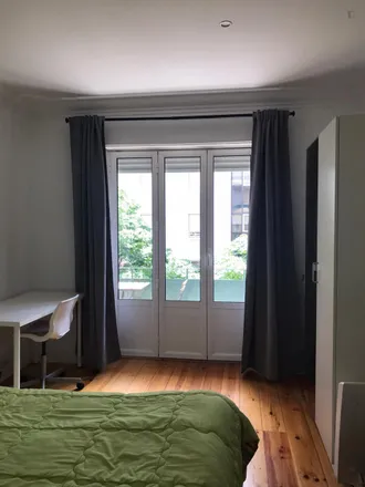 Rent this 5 bed room on Rua Pinheiro Chagas 20 in 1050-000 Lisbon, Portugal