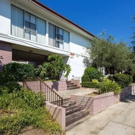 Buy this 1 bed condo on 13913 Sayre Street in Los Angeles, CA 91342