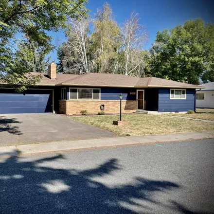 Buy this 2 bed house on 3903 Mazama Drive in Altamont, OR 97603