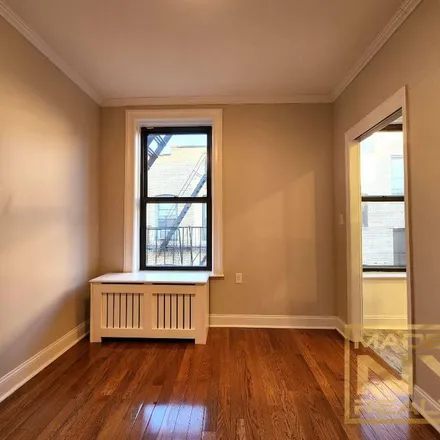 Image 4 - 25-21 31st Avenue, New York, NY 11102, USA - Apartment for rent
