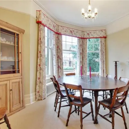 Image 6 - Boyne Park, Royal Tunbridge Wells, TN4 8EN, United Kingdom - Townhouse for sale