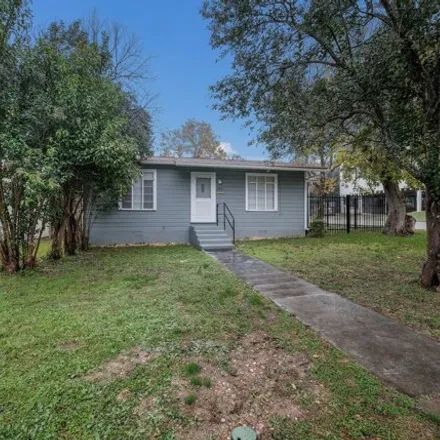 Rent this 3 bed house on 482 Judson Avenue in Olmos Park, Bexar County