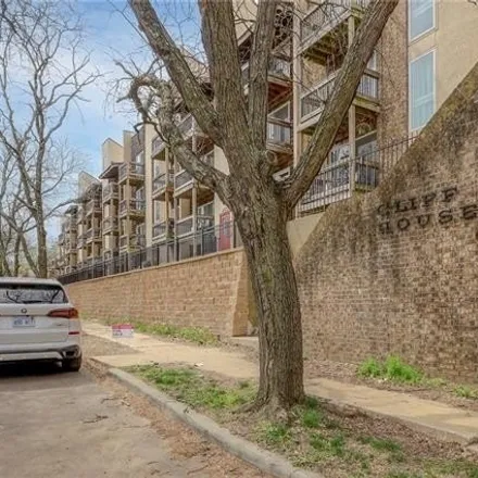 Image 1 - 4518-4532 Holly Street, Kansas City, MO 64111, USA - Condo for sale