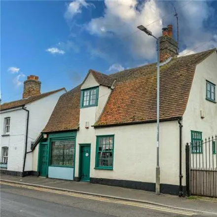 Buy this 3 bed house on The Co-operative Food in 22-26 High Street, Great Wakering
