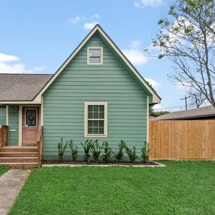 Buy this 3 bed house on 1986 Alabama Street in Baytown, TX 77520