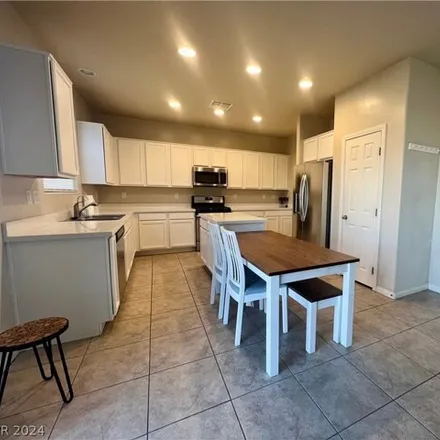 Image 4 - 8937 Sky Lux Place, Spring Valley, NV 89148, USA - House for rent